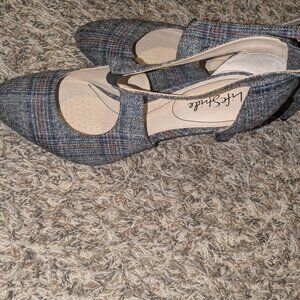 Lifestride low heel shoe . Size 10wide